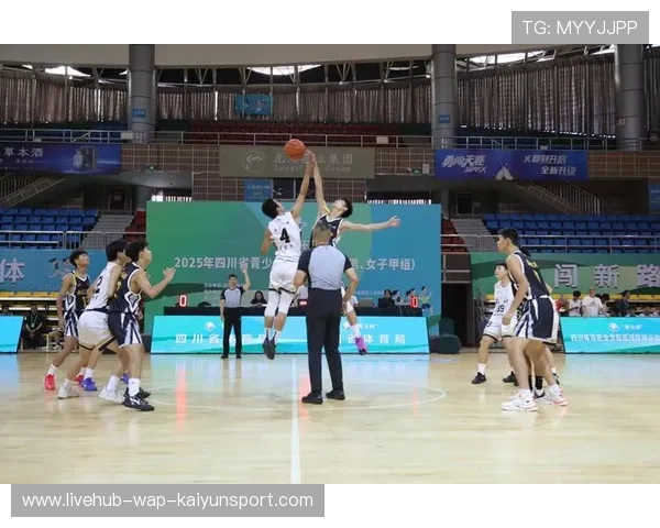 青少年篮球锦标赛：12 岁球员飞扣