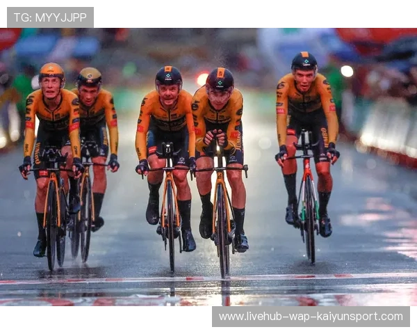 自行车比赛摔车事故,成都体育界呼吁提高安全标准,自行车比赛摔车视频 自行车比赛摔车事故,成都体育界呼吁提高安全标准,自行车比赛摔车视频